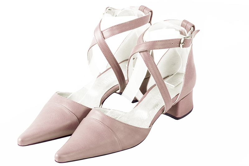 Powder pink women's open side shoes, with crossed straps. Pointed toe. Low flare heels. Front view - Florence KOOIJMAN